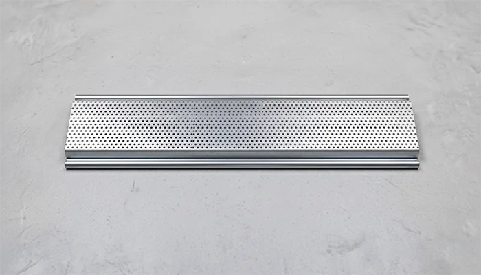 Lama microperforada para puerta enrollable metálica en Barcelona
